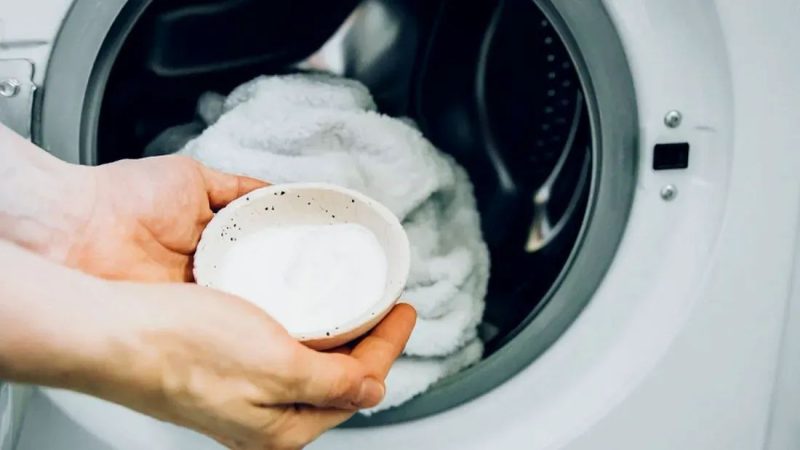 Ce să pui în apa în care speli prosoapele de bucătărie. Toate petele și mirosul neplăcut vor dispărea pe loc