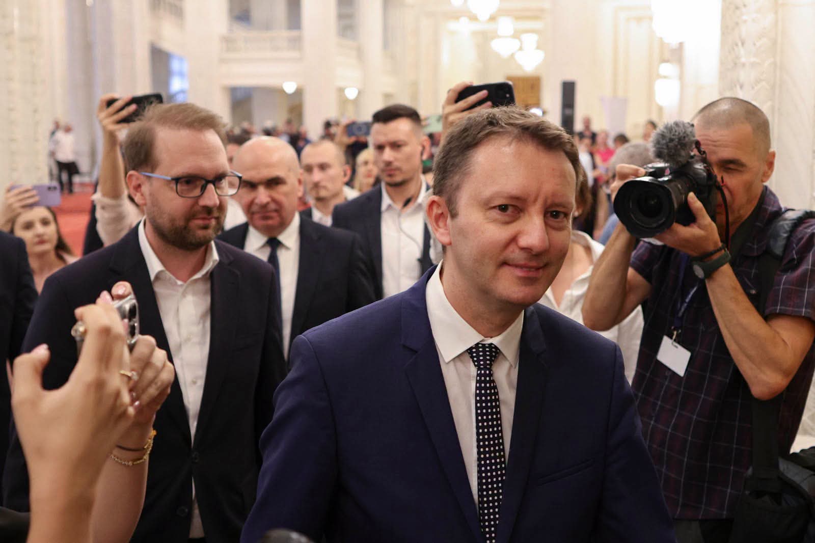 Informații din culisele desemnării lui Siegfried Mureșan, care va continua demersurile lui Ilie Bolojan. Motivul pentru care PSD nu îl susține în formarea unui Guvern: „Să nu confundăm oprirea risipei cu austeritatea”