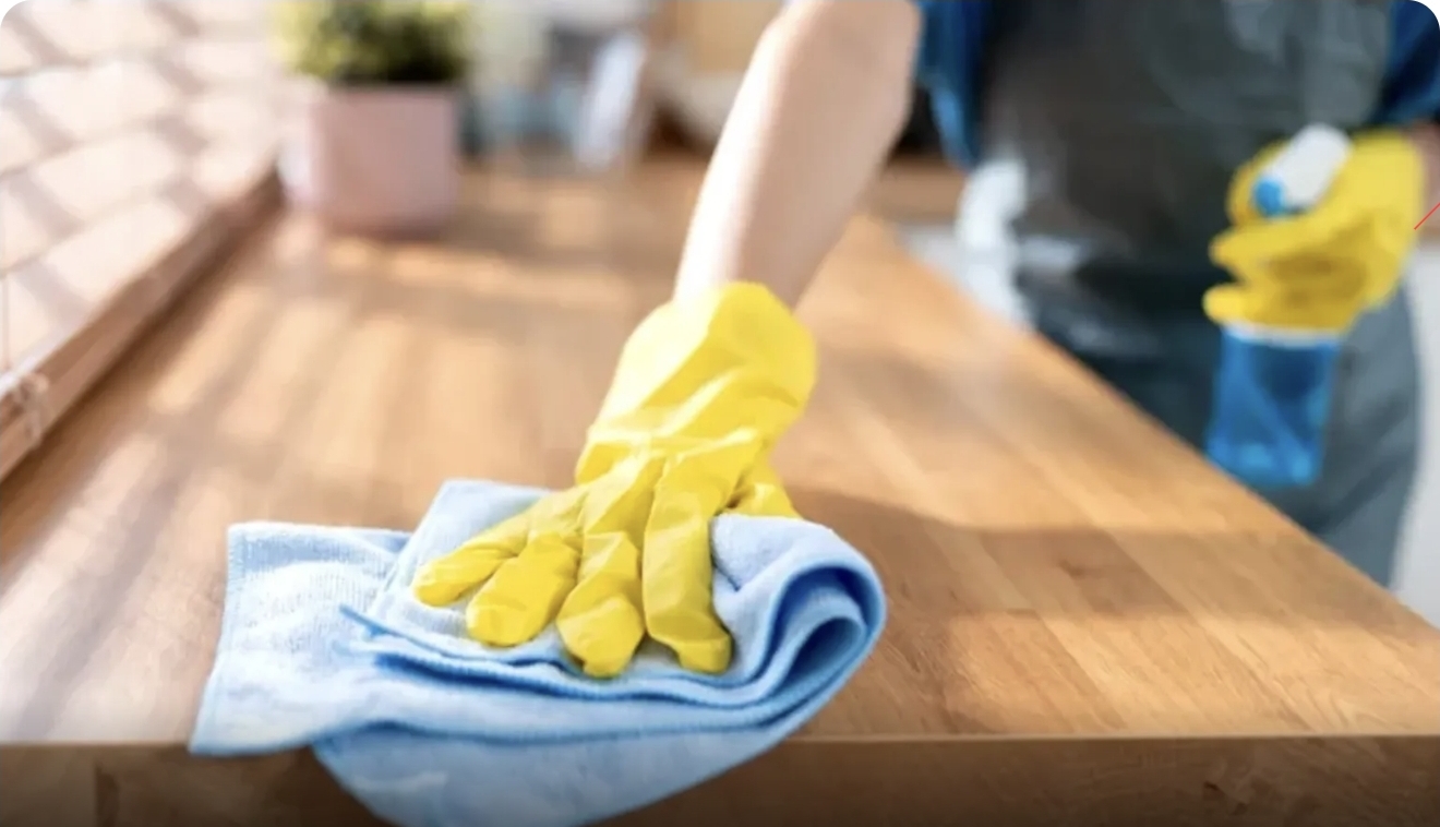 Motivul pentru care se pune praful imediat după ce l-ai șters. Obiceiurile banale care îți sabotează curățenia
