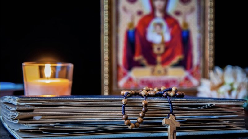 Se spune sau nu “La mulți ani!” mâine de Sf. Măria Mică? Preoții au spus..