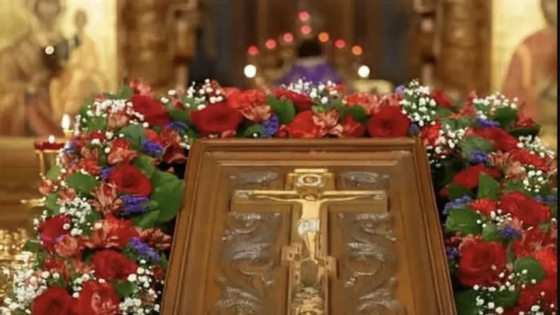 Înălțarea Sfintei Cruci. Ce semnificație are sărbătoarea marcată cu cruce roșie în calendarul ortodox