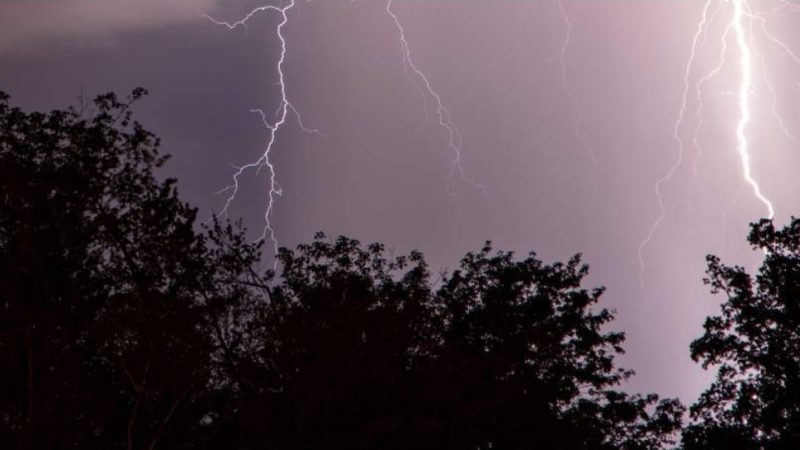 Cod galben de furtuni în România! Meteorologii au anunțat averse torențiale, grindină și rafale de până la 50 km/h. Ce zone sunt vizate
