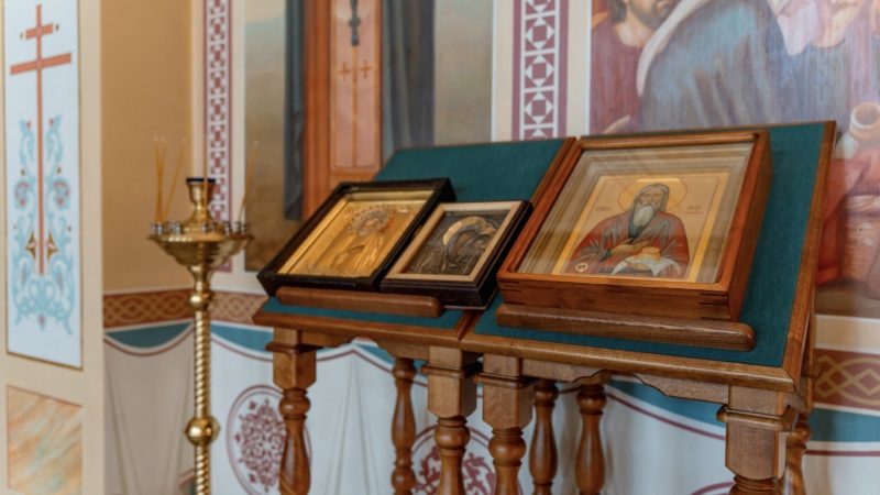 Calendar creștin ortodox joi, 22 octombrie 2026. Rugăciunea către Sfinții șapte tineri din Efes, rostită pentru liniște sufletească și somn odihnitor