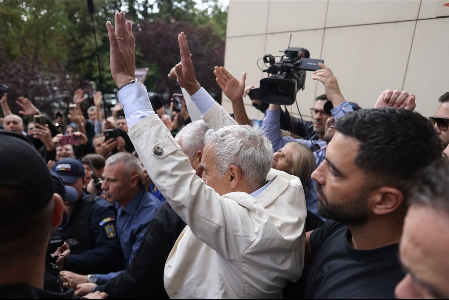 Zi importantă pentru Călin Georgescu! Fostul candidat află astăzi dacă rămâne în arest preventiv sau va fi plasat sub arest la domiciliu