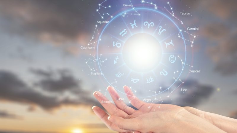 Horoscop duminică, 25 octombrie 2026. O zodie primește o sumă de bani pe care nu mai spera să o recupereze